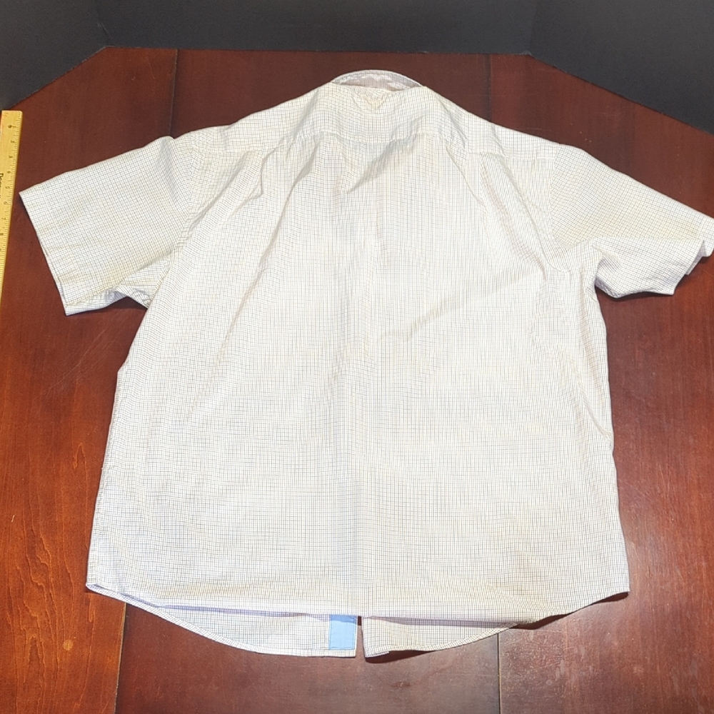 Izod Men's Plaid Sort Sleeve Button Down Shirt - White, Blue And Orange. - Picture 5 of 10
